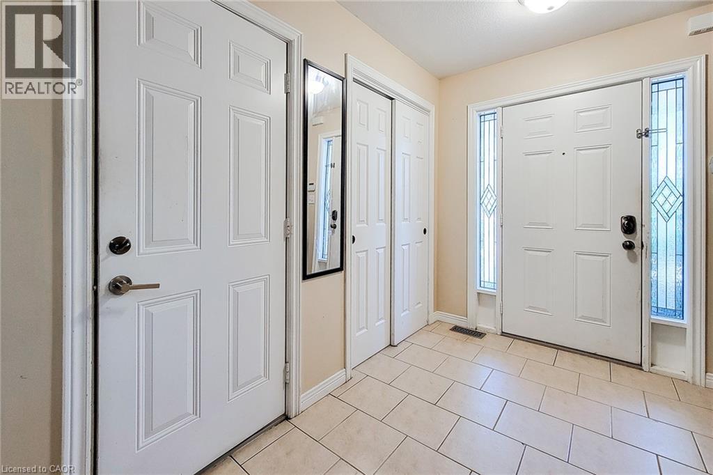 Photo 5 of 59 Periwinkle Drive, Stoney Creek ON