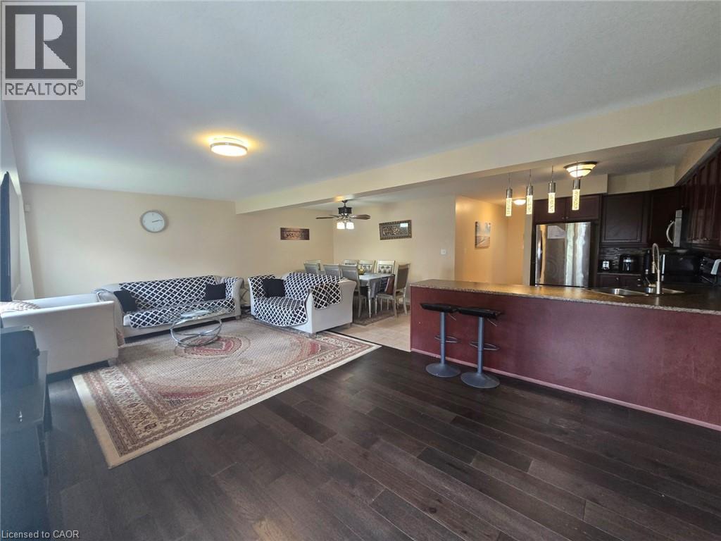 Photo 14 of 59 Periwinkle Drive, Stoney Creek ON