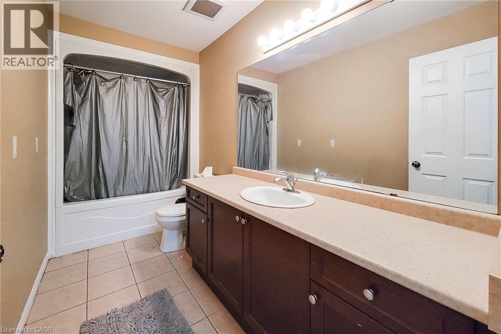 Photo 37 of 59 Periwinkle Drive, Stoney Creek ON