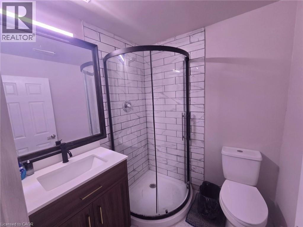 Photo 42 of 59 Periwinkle Drive, Stoney Creek ON