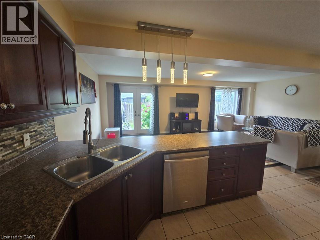 Photo 24 of 59 Periwinkle Drive, Stoney Creek ON