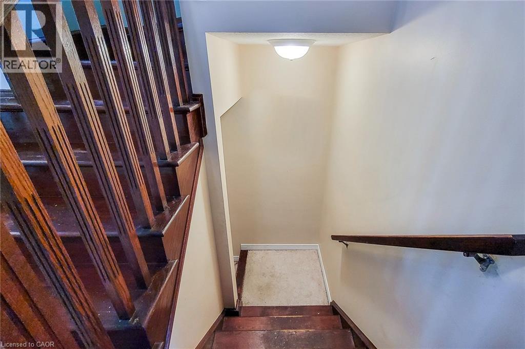 Photo 38 of 59 Periwinkle Drive, Stoney Creek ON