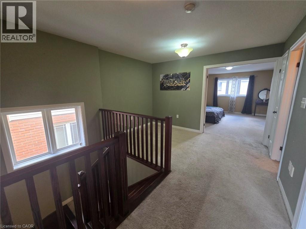Photo 26 of 59 Periwinkle Drive, Stoney Creek ON