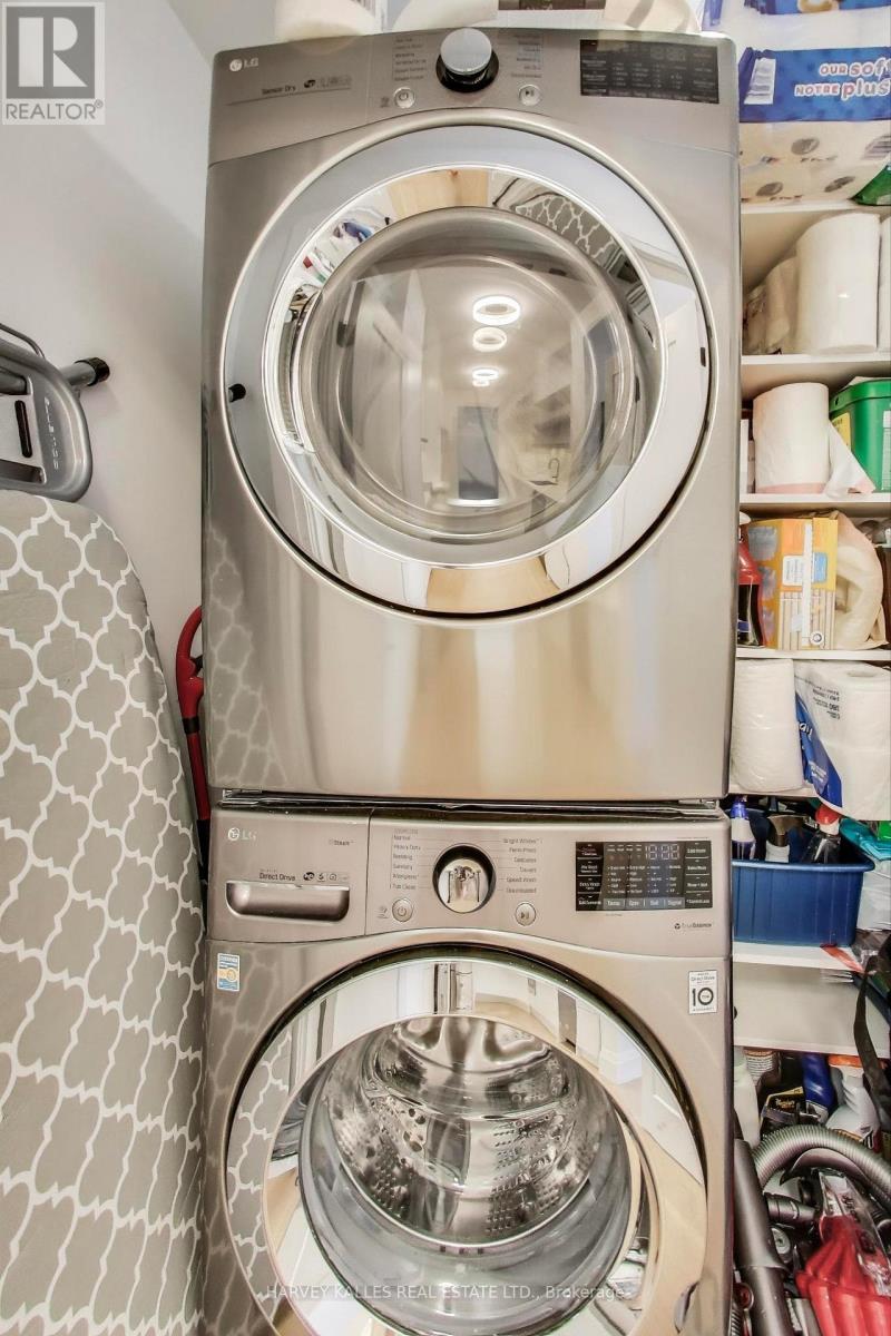 Photo 25 of 804 1 Balmoral Avenue, Toronto ON