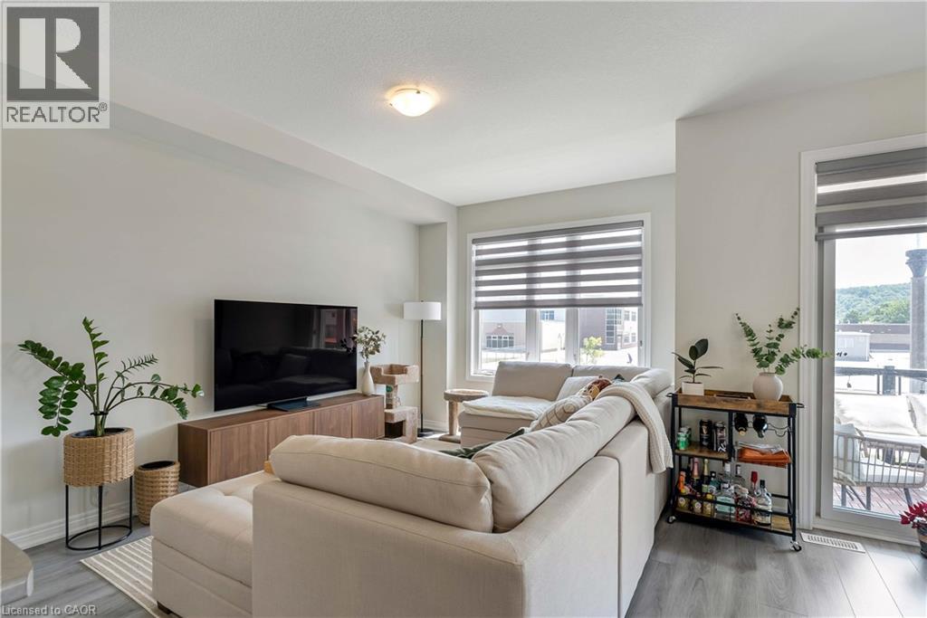 Photo 2 of 40 Zinfandel Drive, Hamilton ON