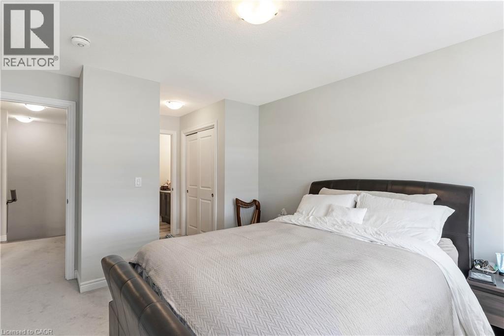 Photo 20 of 40 Zinfandel Drive, Hamilton ON