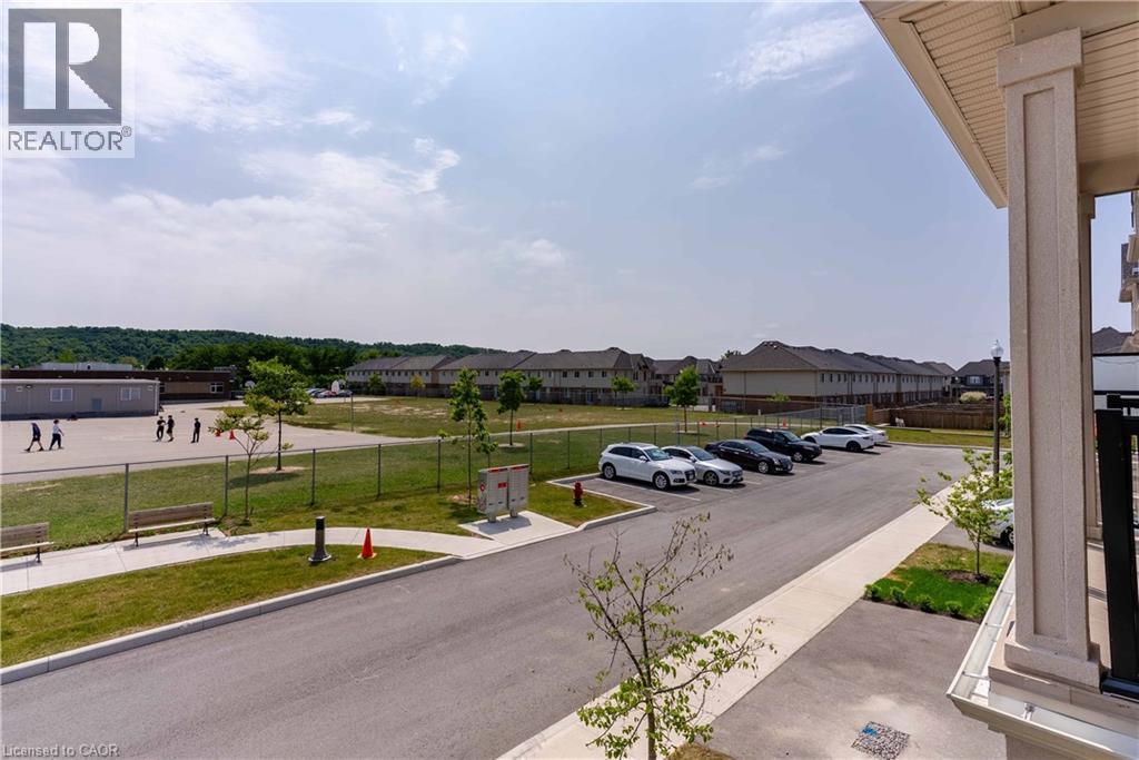 Photo 32 of 40 Zinfandel Drive, Hamilton ON