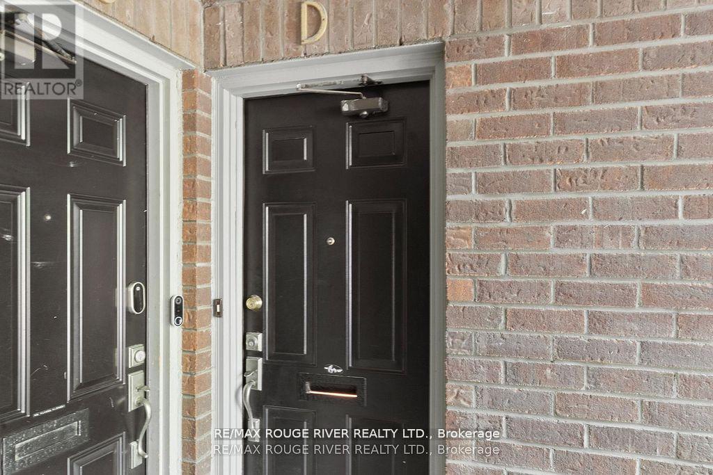 Photo 2 of D 32 Massey Street W, Toronto ON