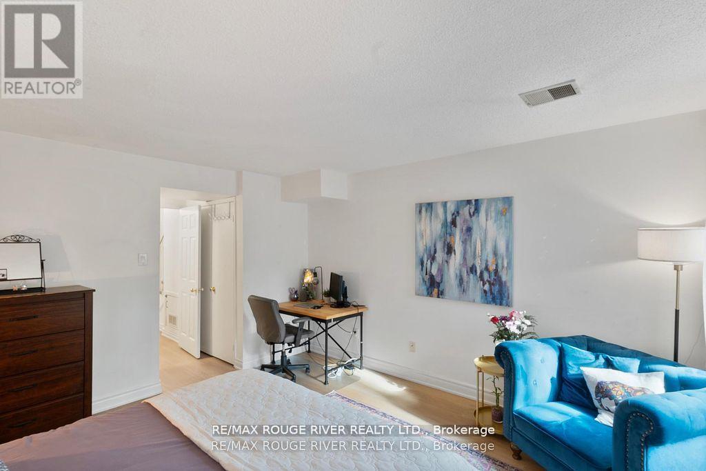 Photo 20 of D 32 Massey Street W, Toronto ON