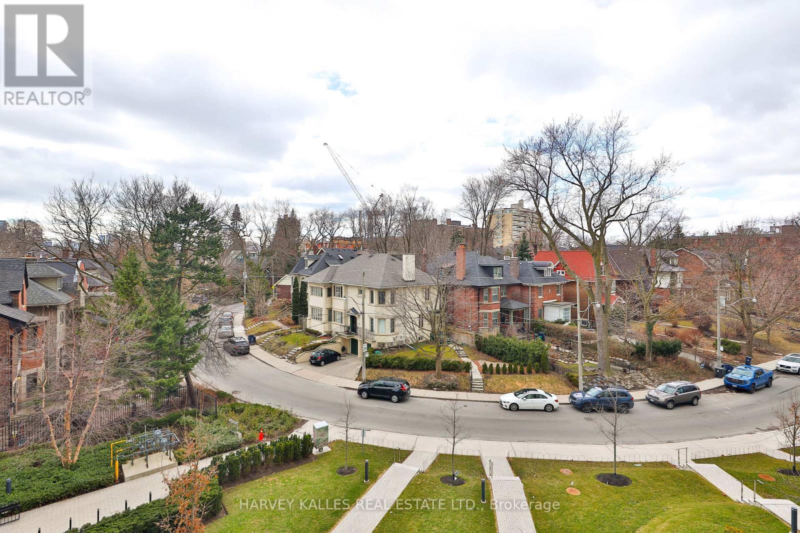 Photo 20 of 49 Foxbar Road, Toronto ON