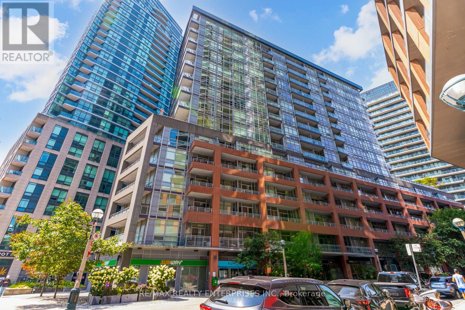 Photo 1 of 601 15 Bruyeres Mews, Toronto ON