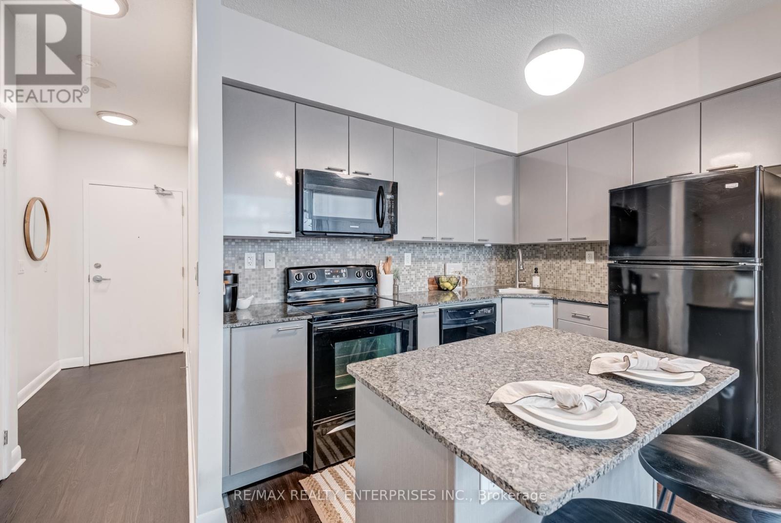Photo 12 of 601 15 Bruyeres Mews, Toronto ON