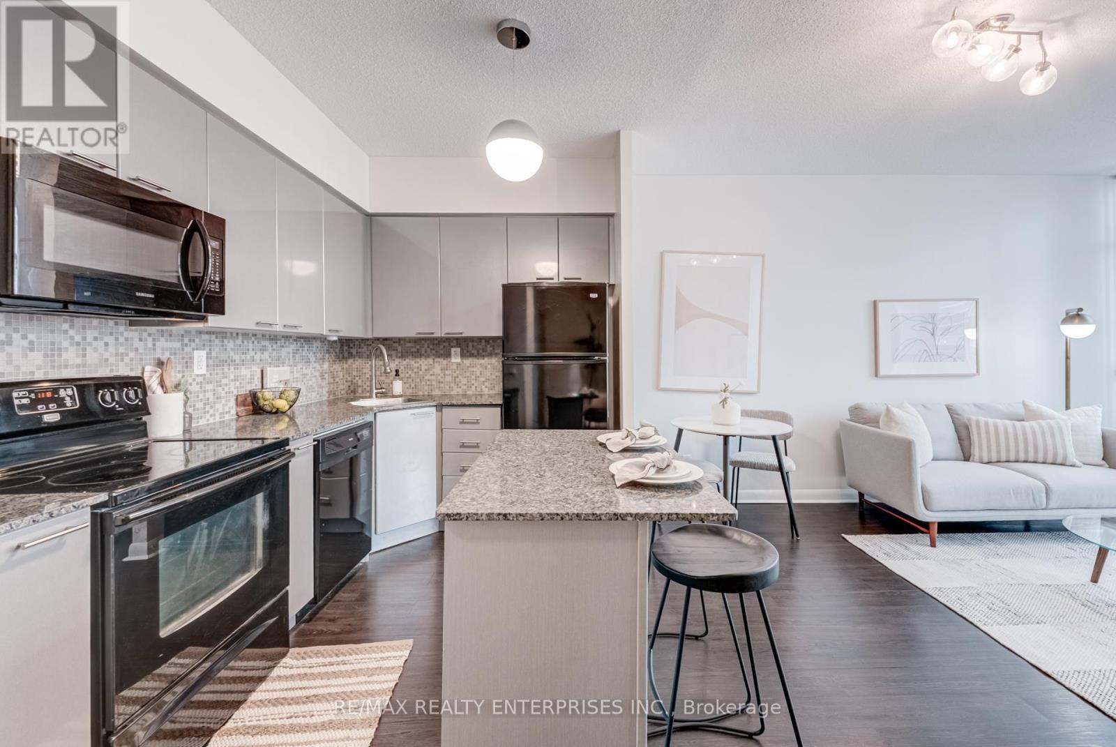 Photo 13 of 601 15 Bruyeres Mews, Toronto ON