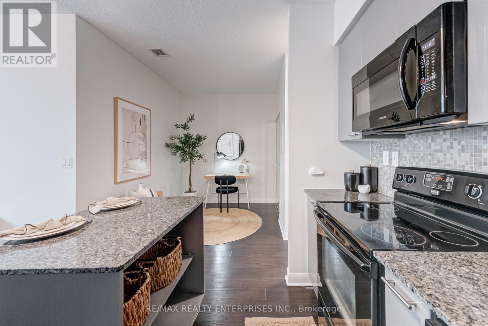 Photo 14 of 601 15 Bruyeres Mews, Toronto ON