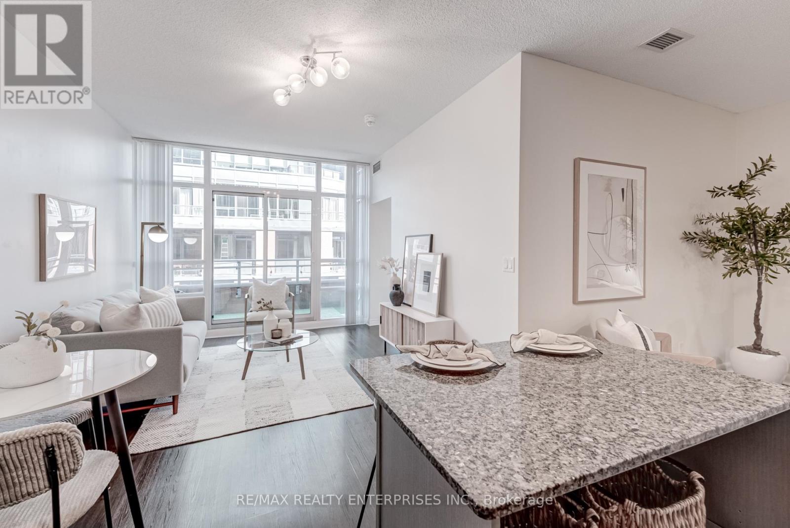 Photo 15 of 601 15 Bruyeres Mews, Toronto ON