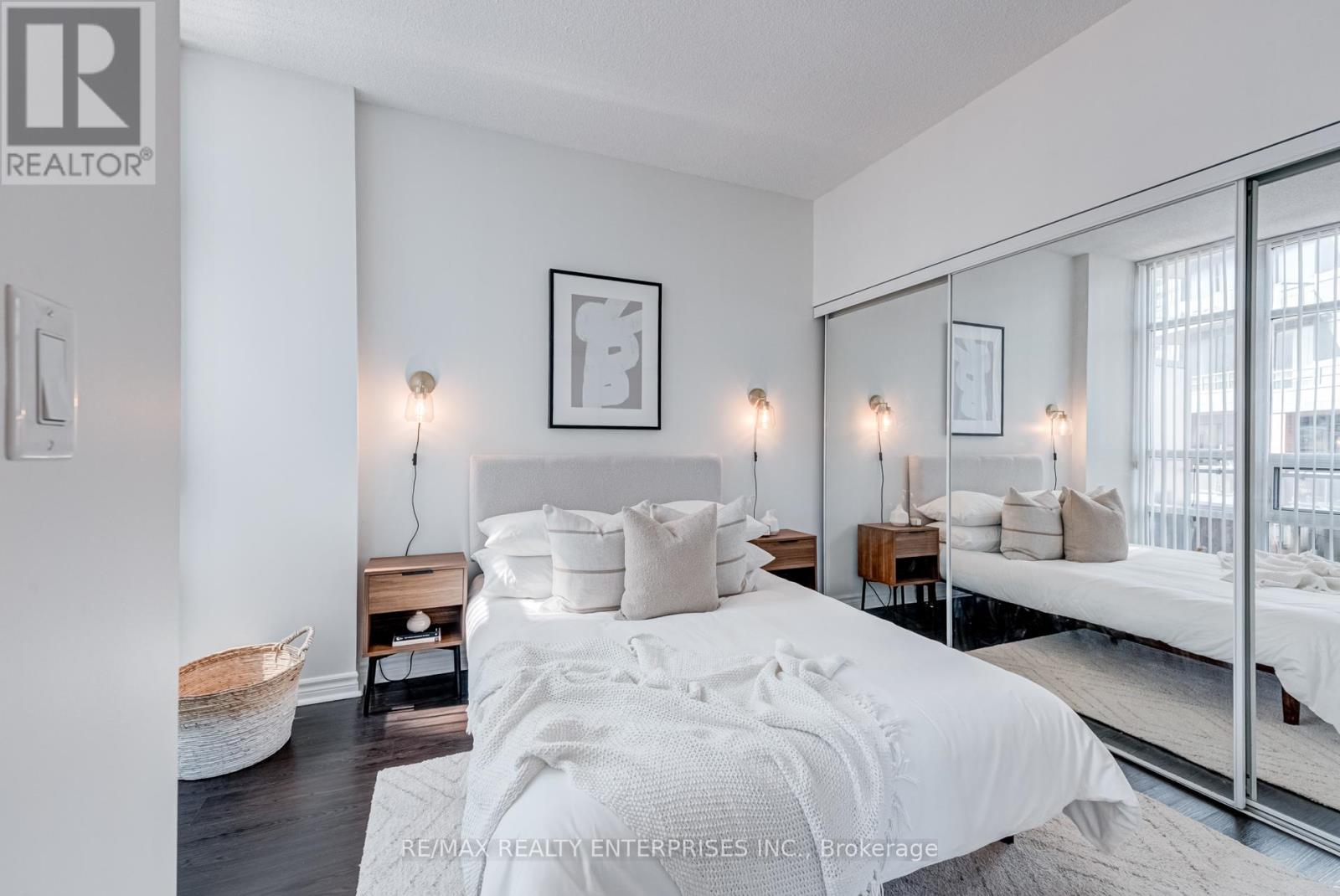 Photo 19 of 601 15 Bruyeres Mews, Toronto ON