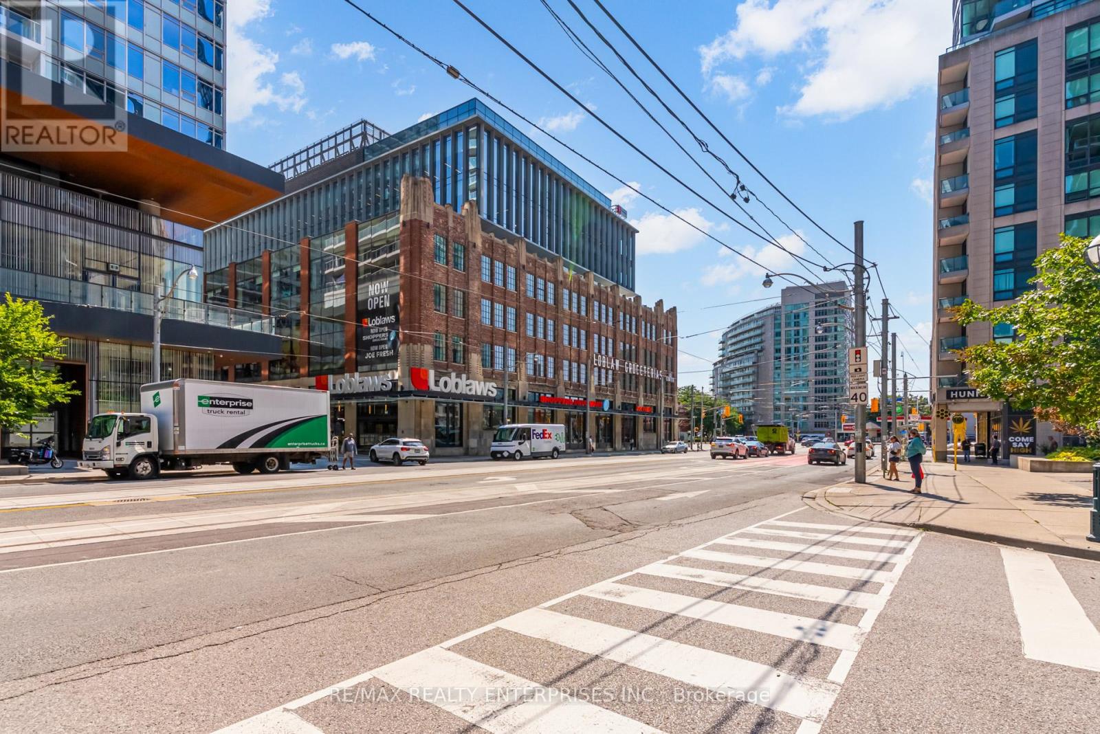 Photo 3 of 601 15 Bruyeres Mews, Toronto ON