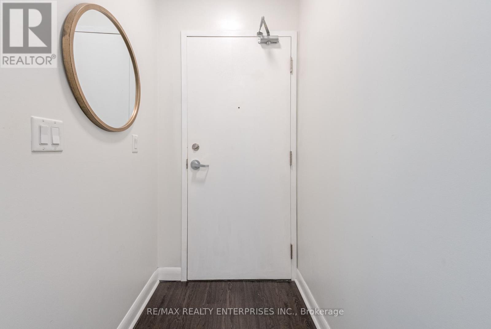Photo 5 of 601 15 Bruyeres Mews, Toronto ON