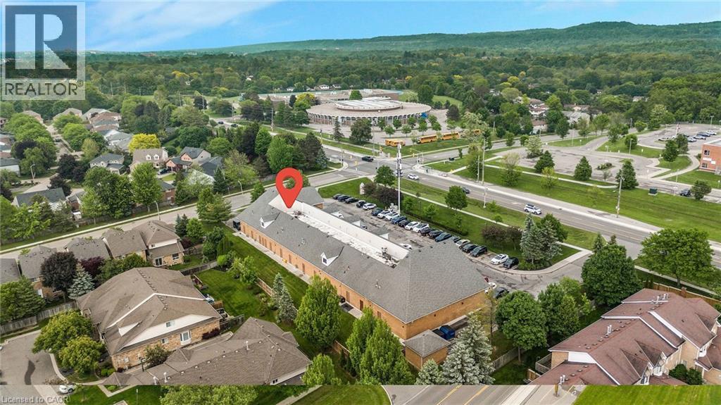 Photo 17 of 2 Castlewood Boulevard Unit 12, Dundas ON