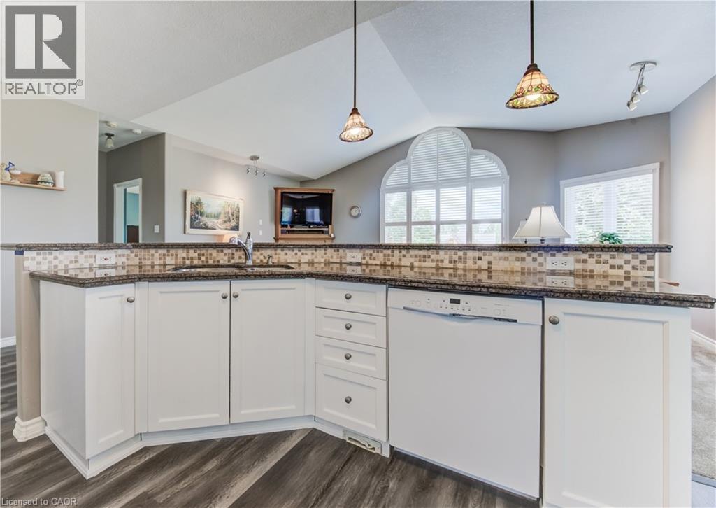 Photo 5 of 40 Devonshire Drive, New Hamburg ON