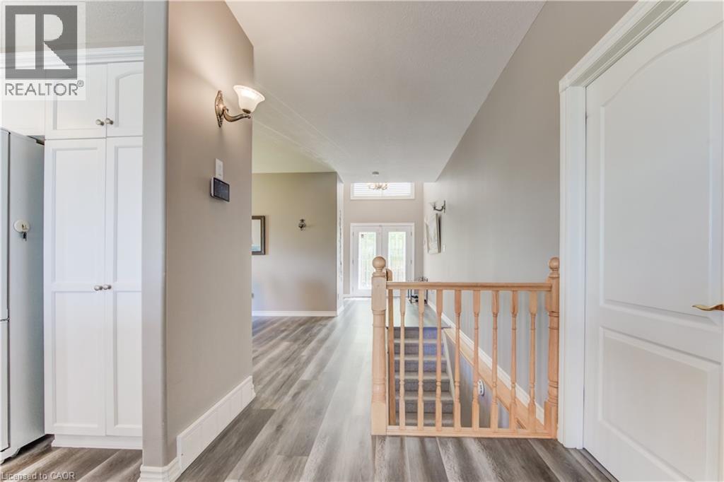 Photo 10 of 40 Devonshire Drive, New Hamburg ON