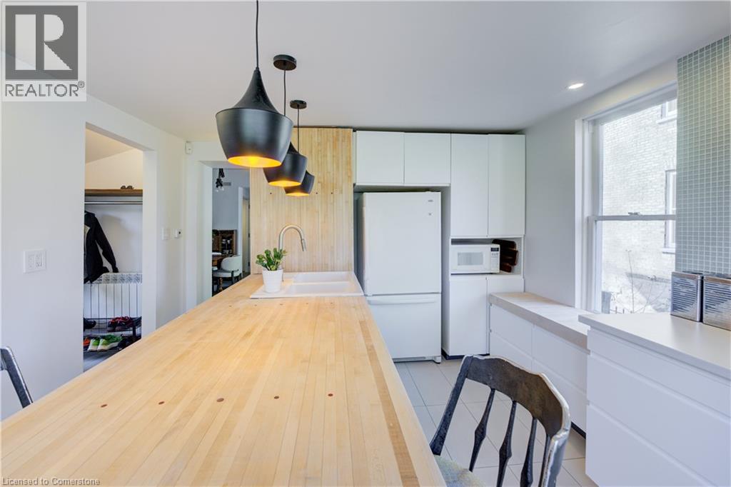 Photo 10 of 23 Richmond Avenue, Kitchener ON