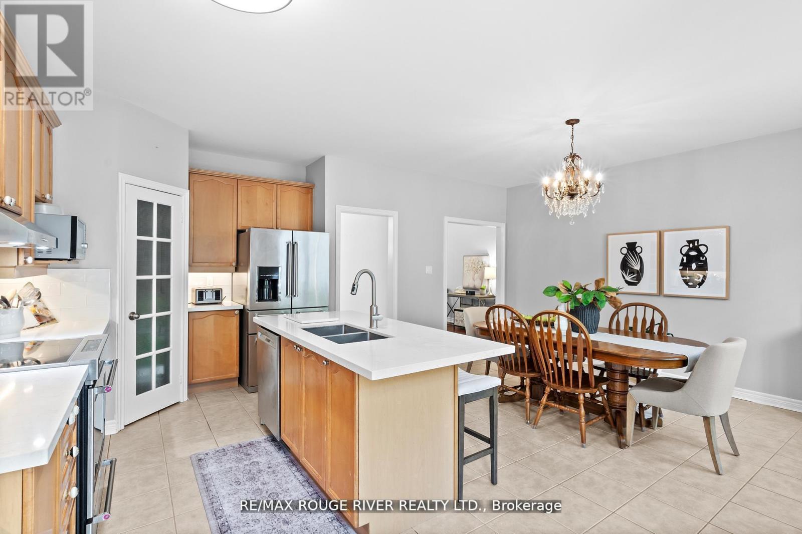 Photo 15 of 11 Maple Edge Lane, Whitby ON