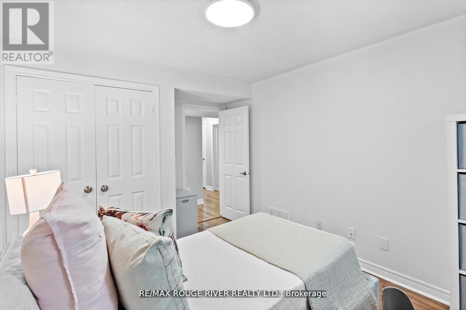 Photo 32 of 11 Maple Edge Lane, Whitby ON