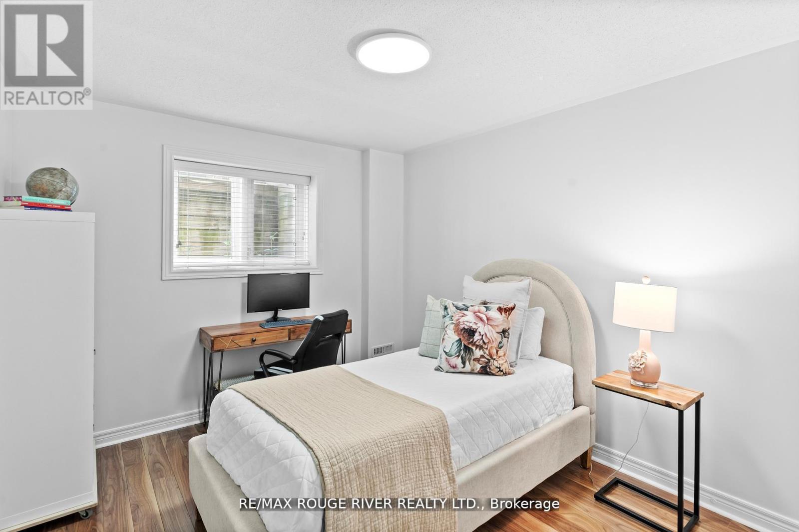 Photo 33 of 11 Maple Edge Lane, Whitby ON