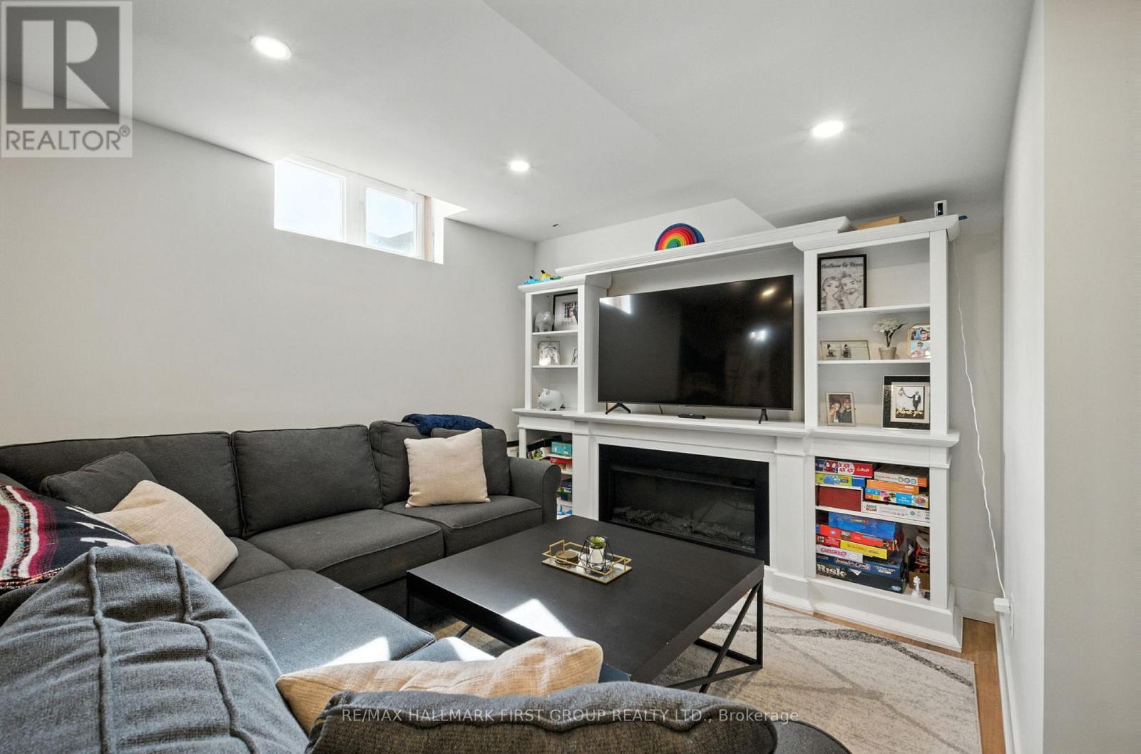 Photo 43 of 2318 Canterbury Crescent, Pickering ON