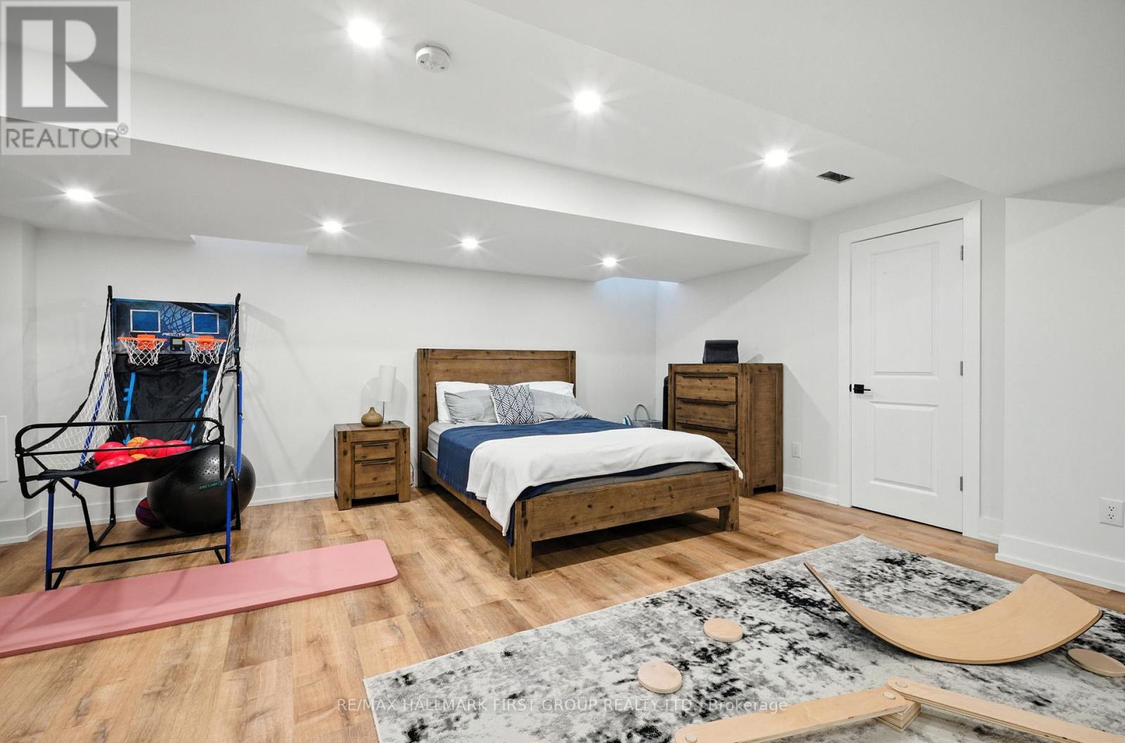 Photo 45 of 2318 Canterbury Crescent, Pickering ON