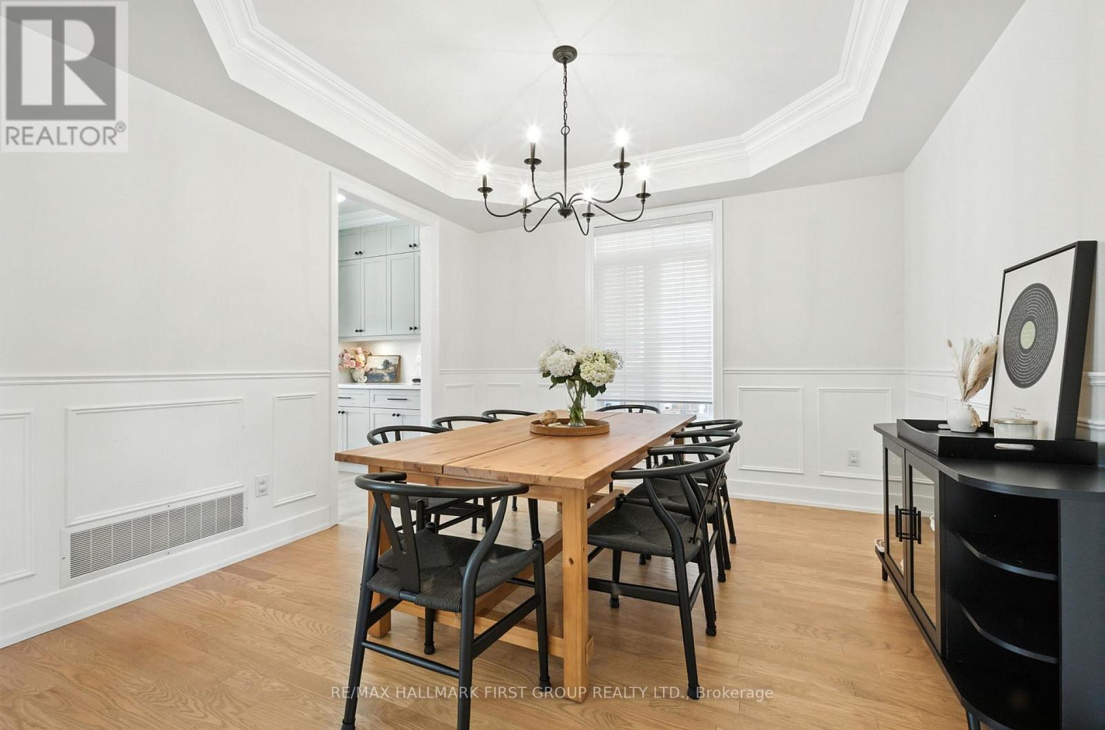 Photo 9 of 2318 Canterbury Crescent, Pickering ON