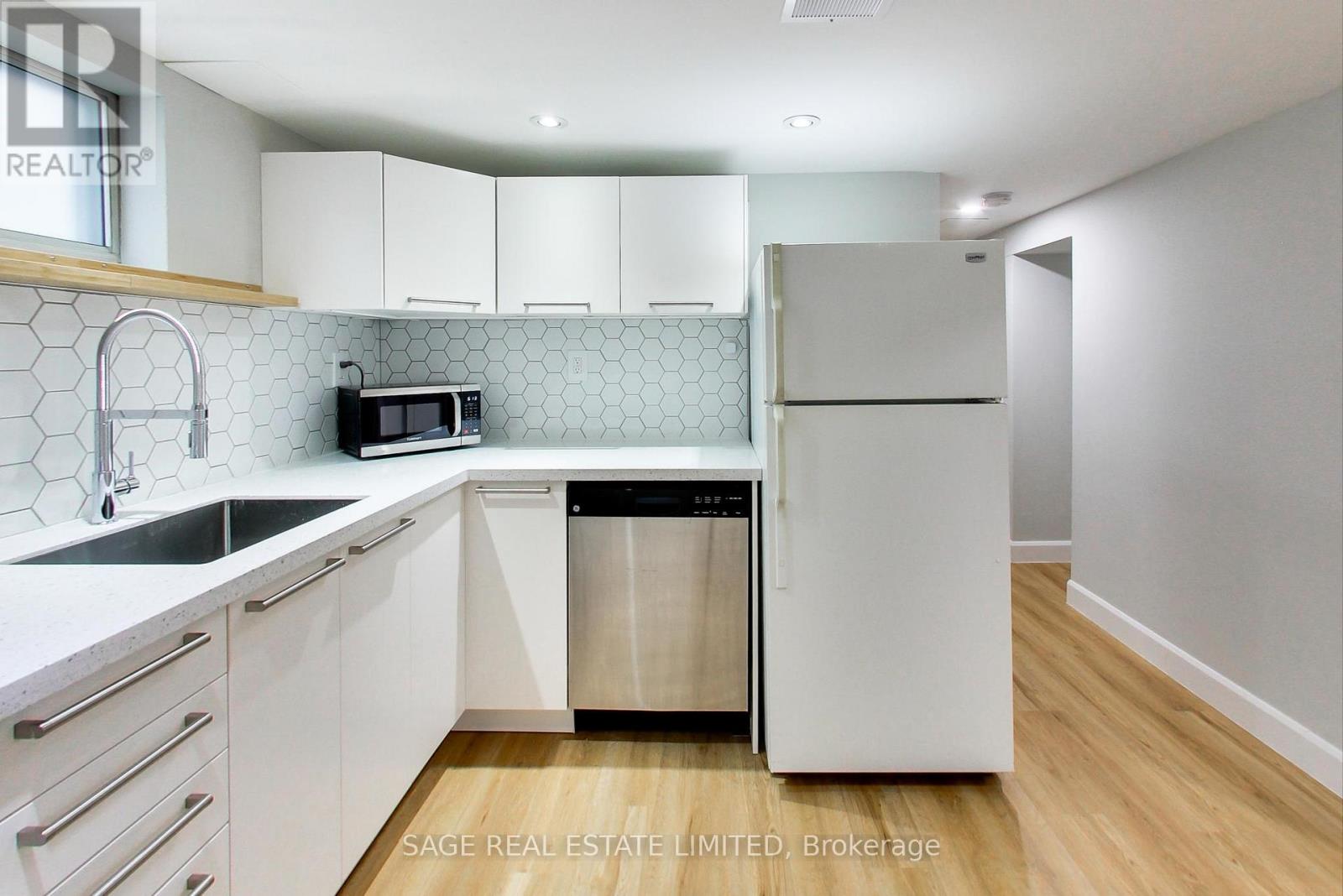 Photo 1 of Lower 2505 Gerrard Street E, Toronto ON