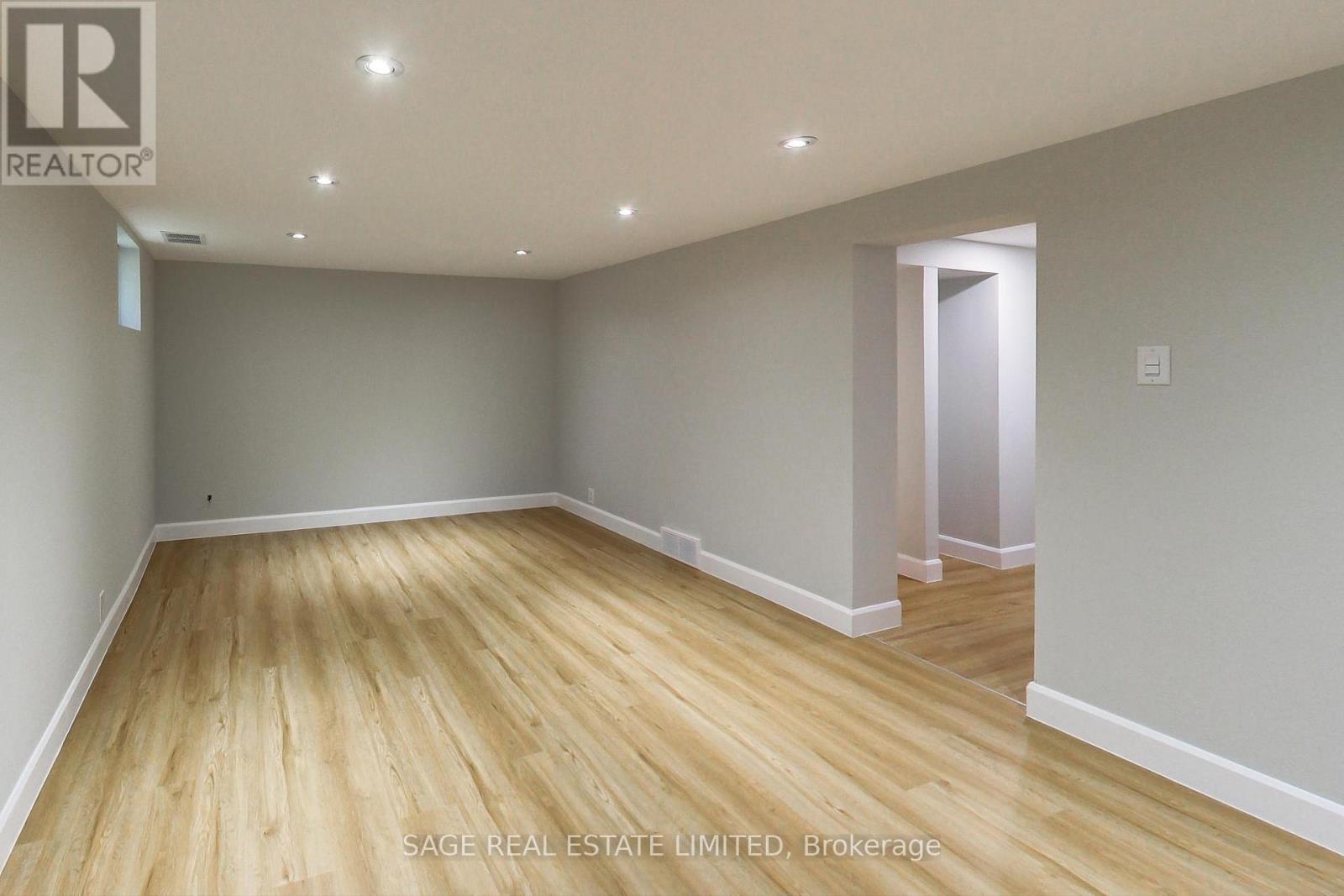 Photo 11 of Lower 2505 Gerrard Street E, Toronto ON
