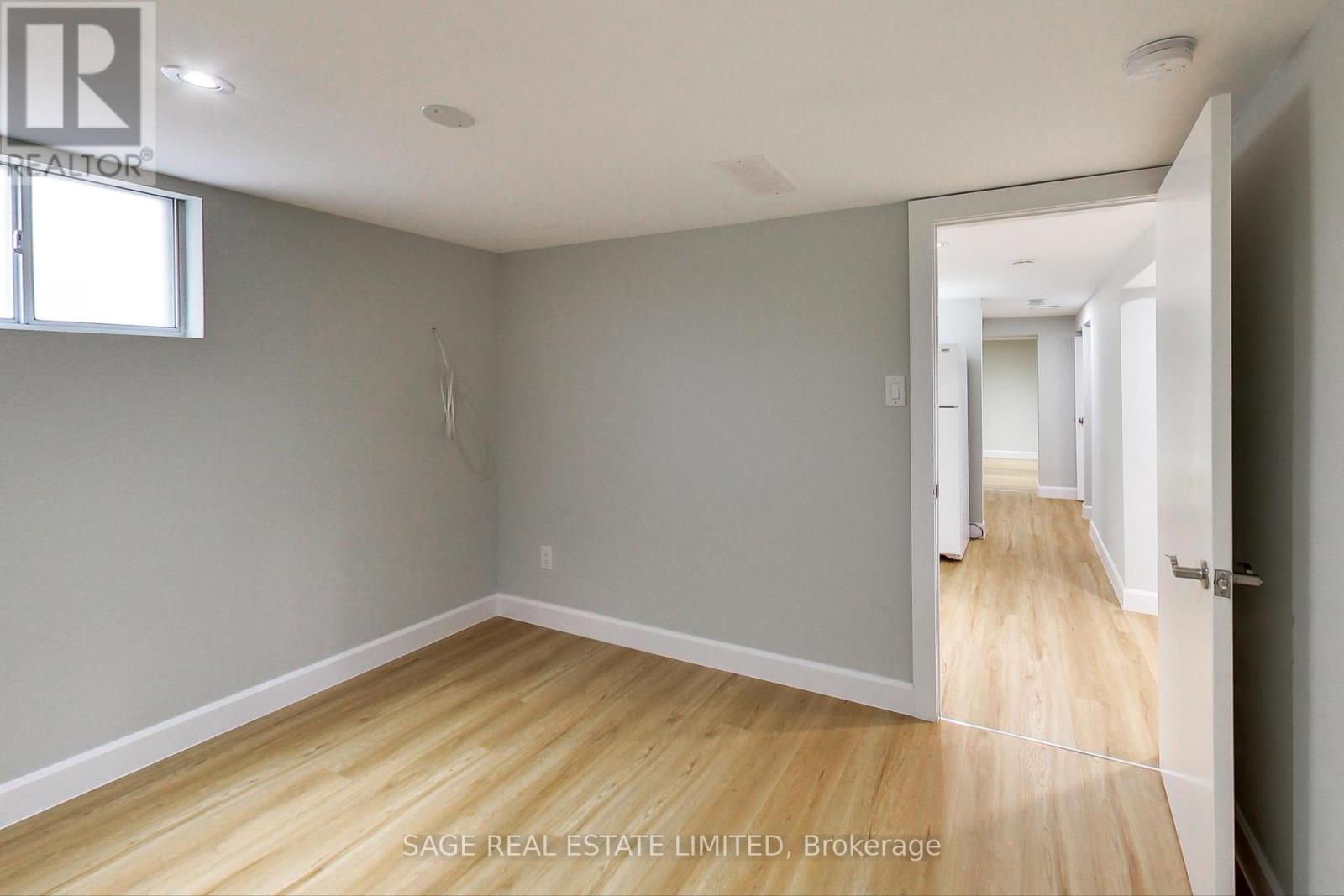 Photo 17 of Lower 2505 Gerrard Street E, Toronto ON