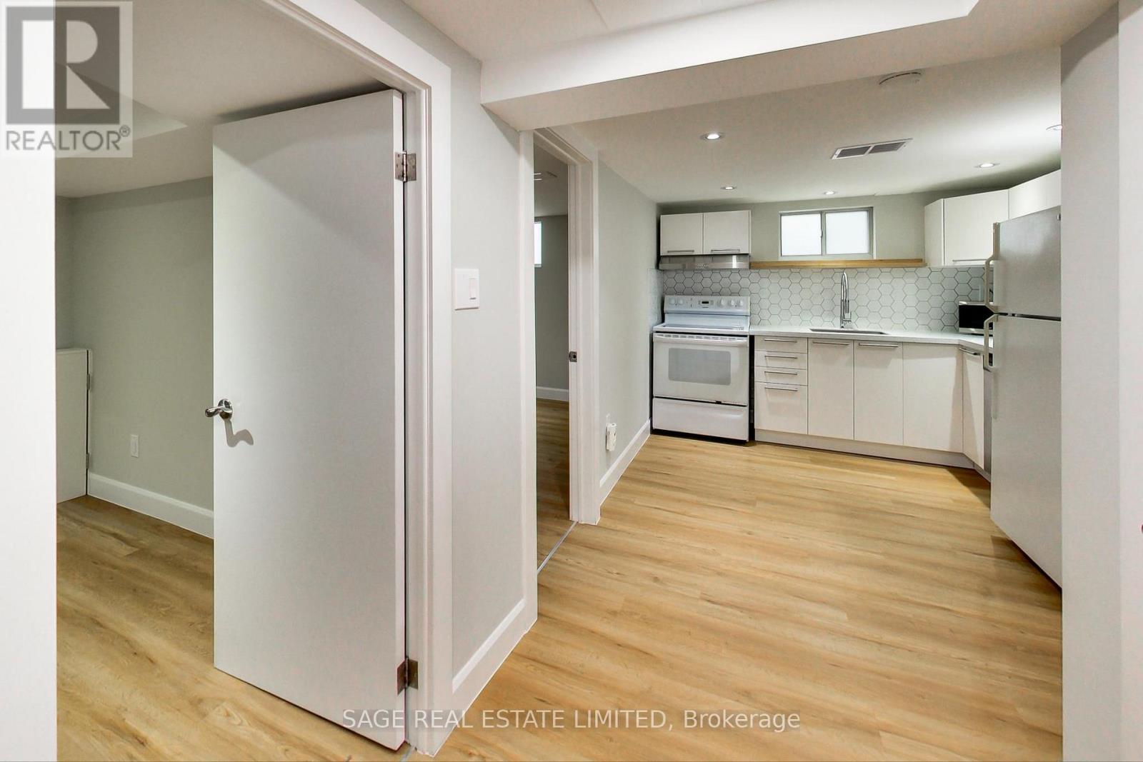 Photo 7 of Lower 2505 Gerrard Street E, Toronto ON