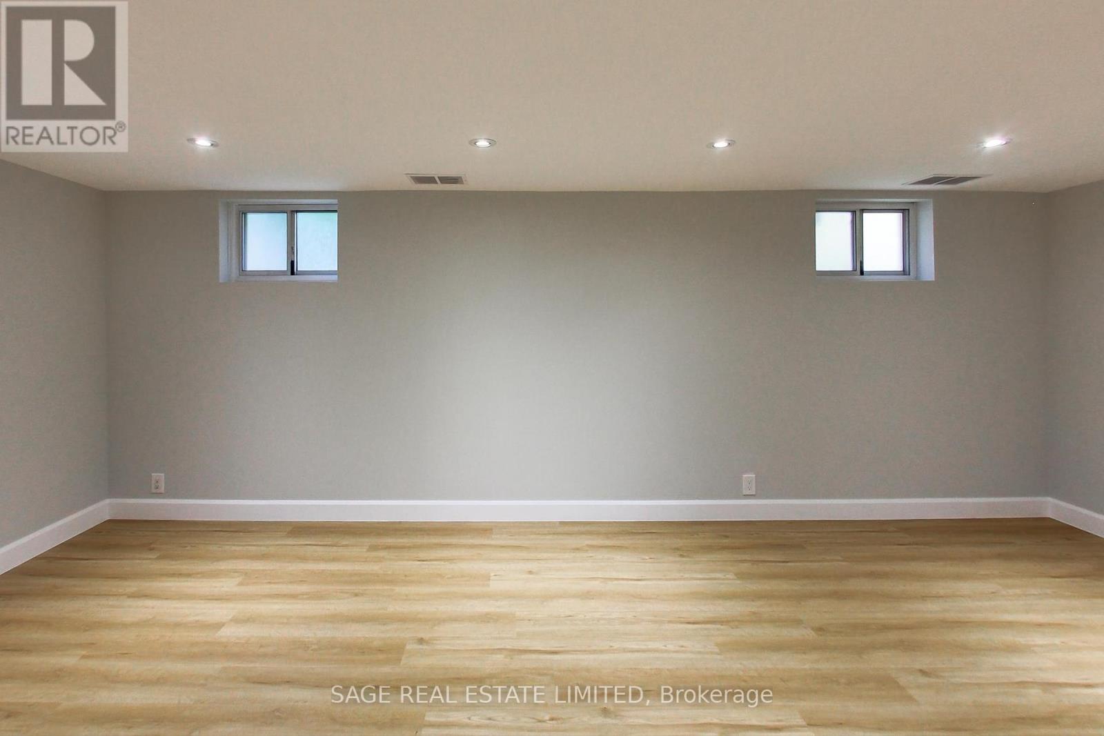 Photo 8 of Lower 2505 Gerrard Street E, Toronto ON