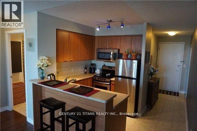 Photo 3 of 2015 36 Lee Centre Drive E, Toronto ON