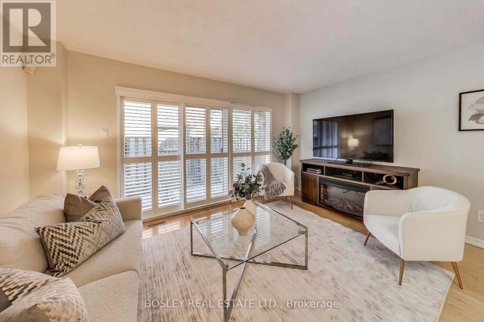 Photo 2 of 64 28 Livingston Road, Toronto ON