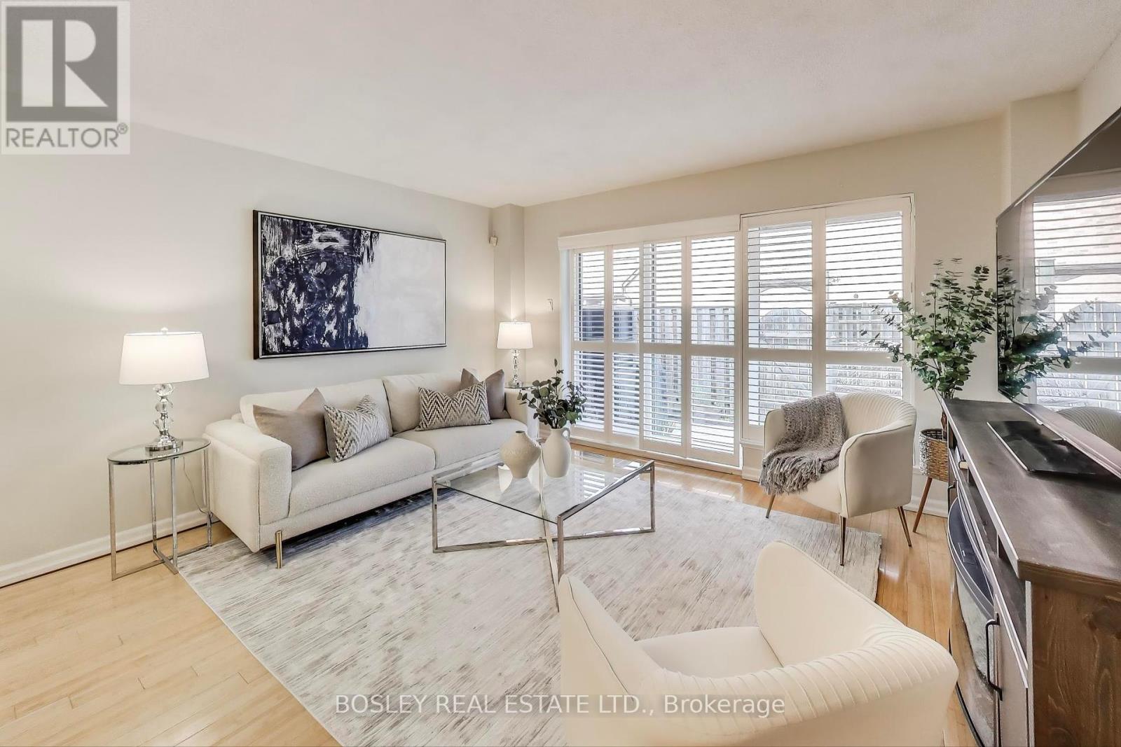 Photo 3 of 64 28 Livingston Road, Toronto ON