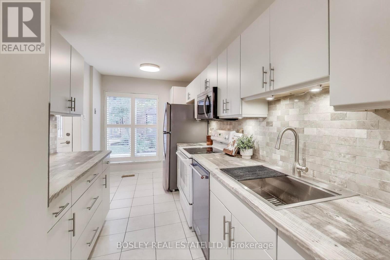 Photo 7 of 64 28 Livingston Road, Toronto ON