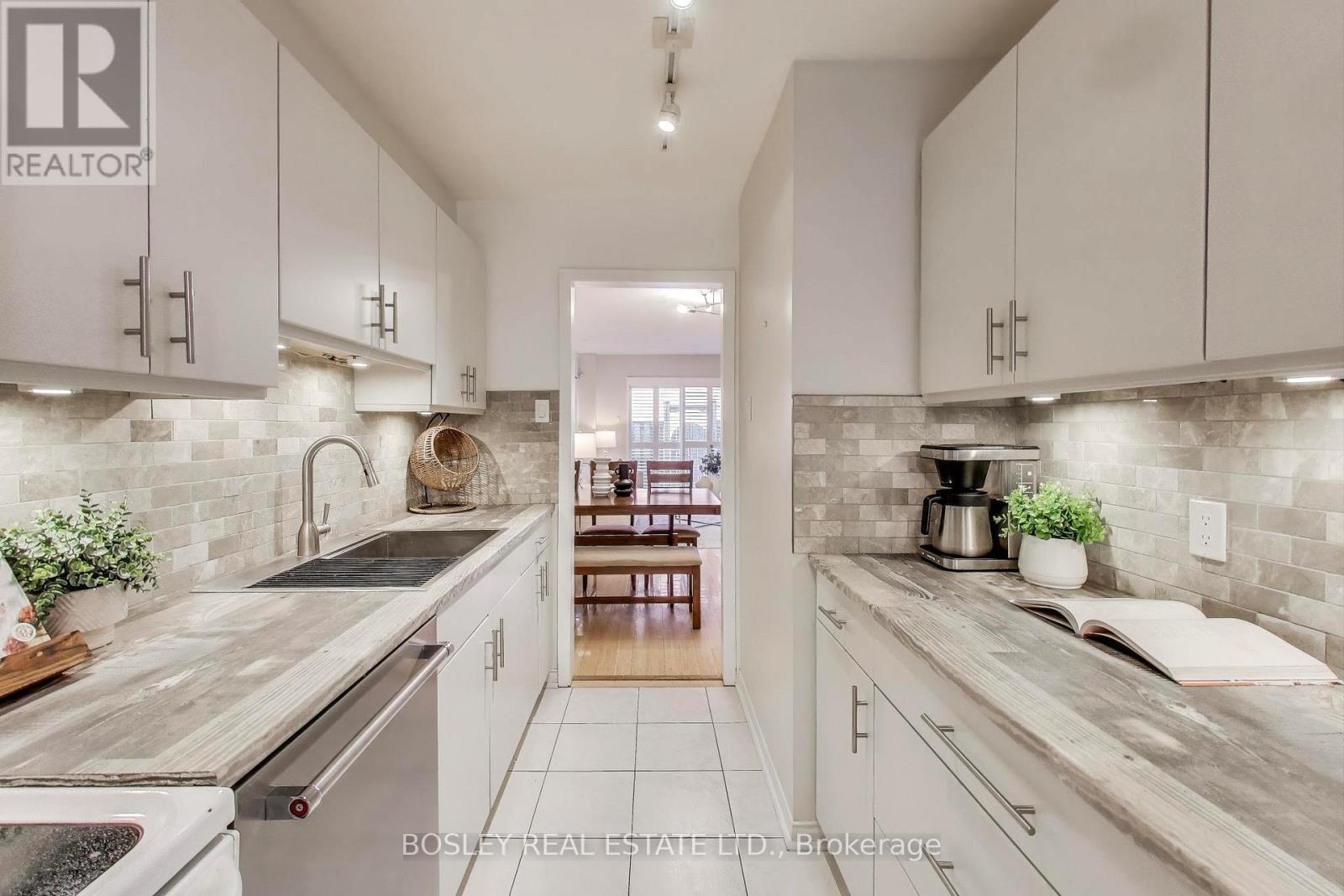 Photo 8 of 64 28 Livingston Road, Toronto ON