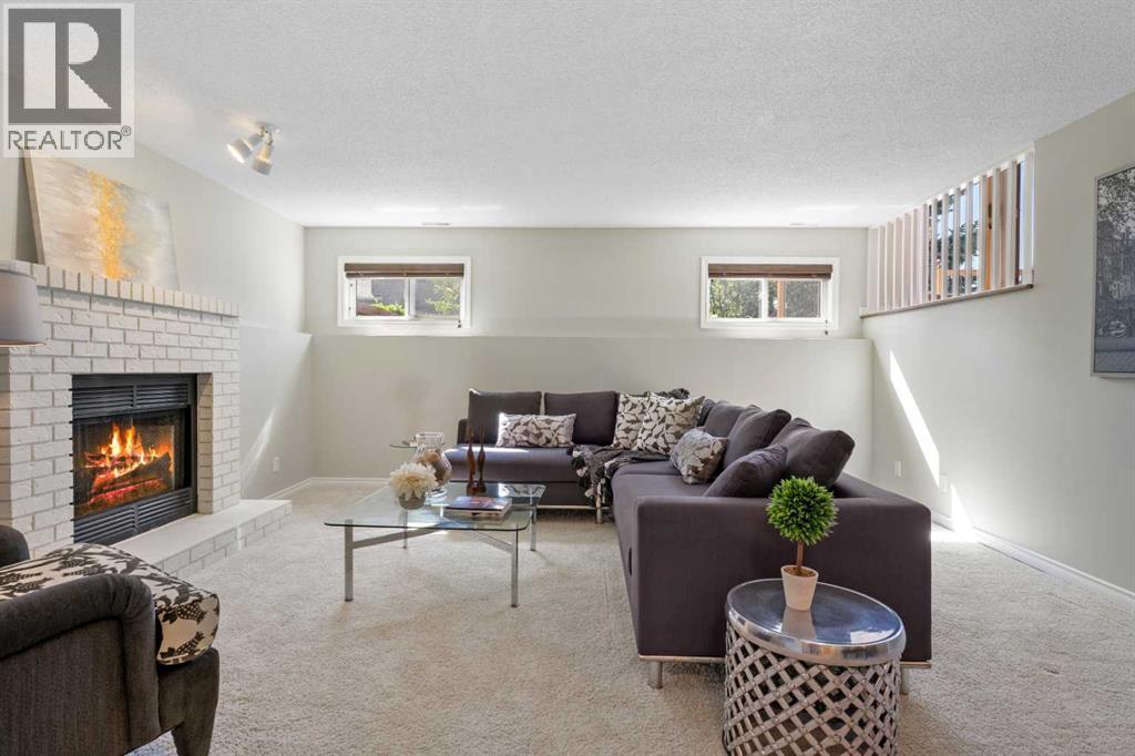 Single Family House 4 Level for Sale in  Sunvista Crescent SE Sundance Calgary 