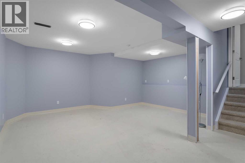 Single Family House 4 Level for Sale in  Sunvista Crescent SE Sundance Calgary 