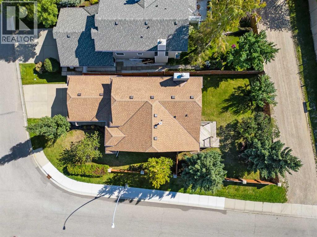 Single Family House 4 Level for Sale in  Sunvista Crescent SE Sundance Calgary 