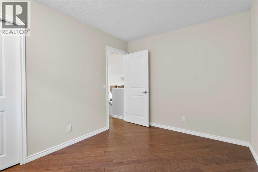 Single Family House 4 Level for Sale in  Sunvista Crescent SE Sundance Calgary 