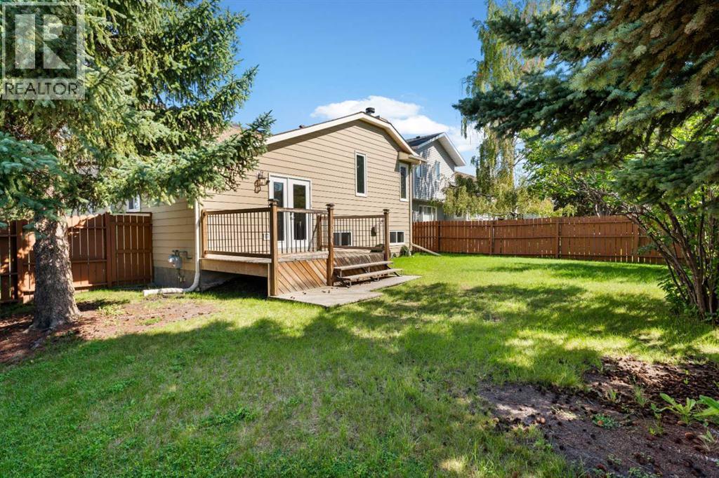 Single Family House 4 Level for Sale in  Sunvista Crescent SE Sundance Calgary 