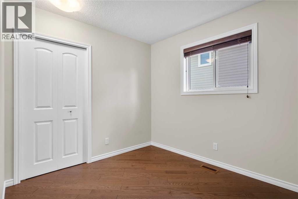 Single Family House 4 Level for Sale in  Sunvista Crescent SE Sundance Calgary 