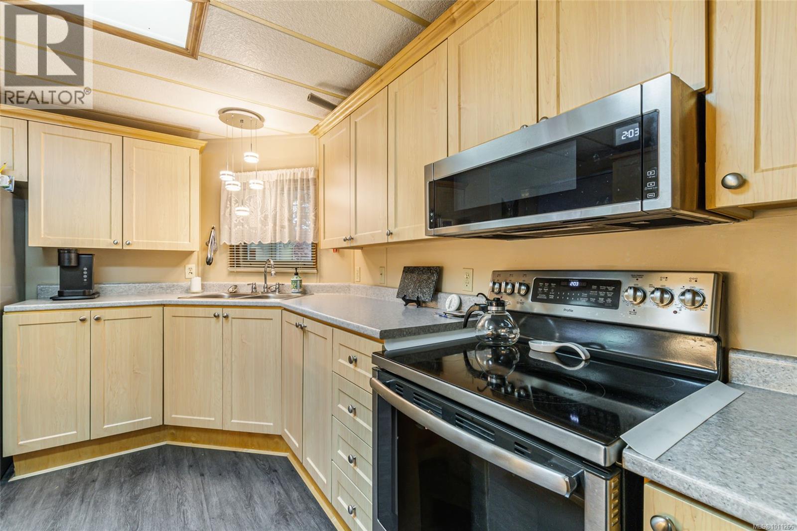 Photo 3 of 5 2501 Labieux Rd, Nanaimo BC