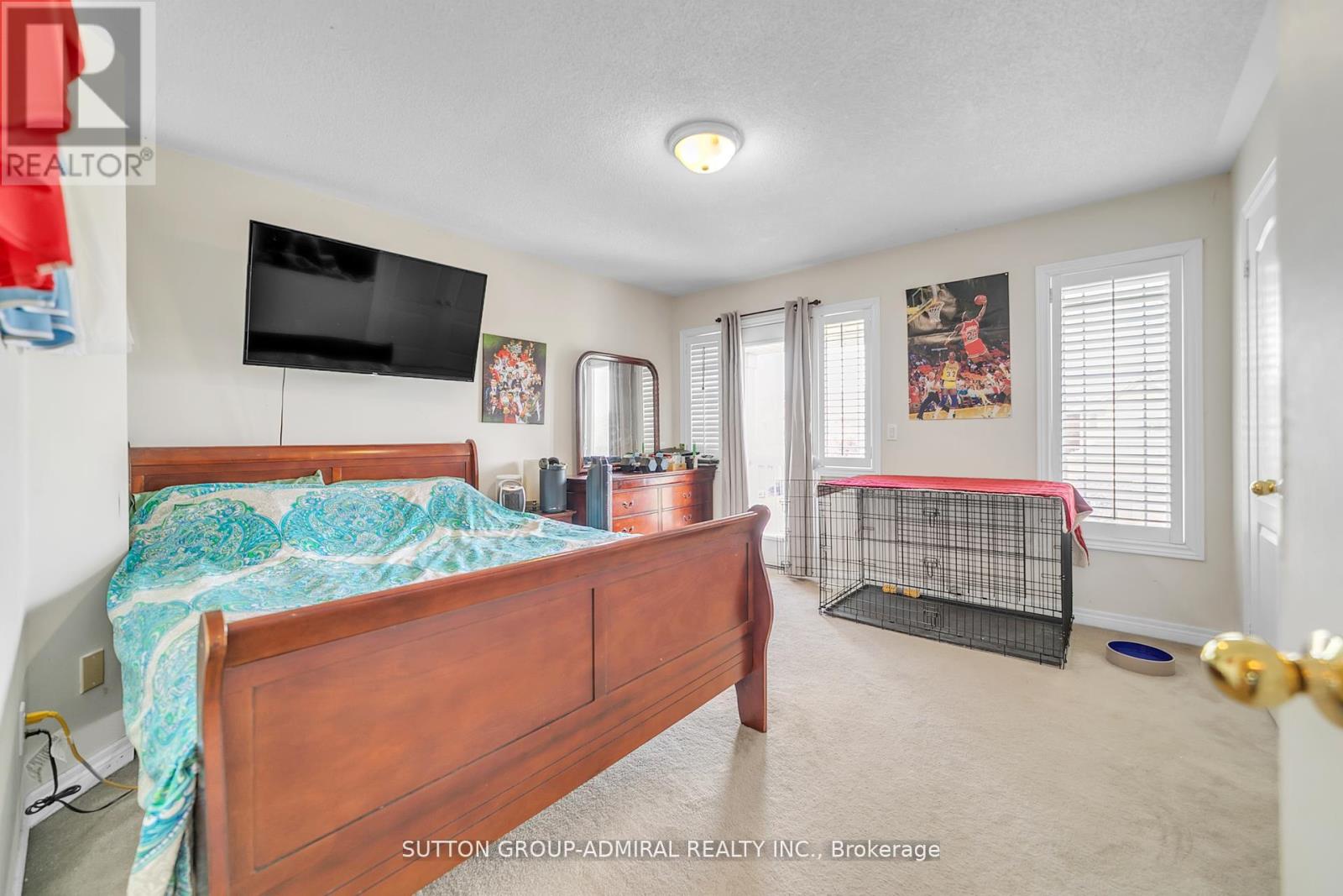 Photo 20 of 70 Blackforest Drive, Richmond Hill ON